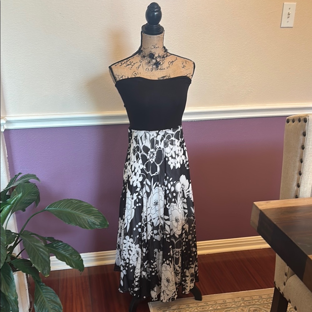 Black and White Floral Strapless Dress